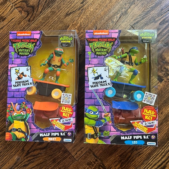 Teenage Mutant Ninja Turtles $50 bundle for two
Remote Control characters - Picture 5 of 9